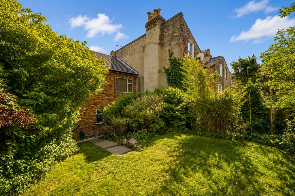Property photo 3 of 13