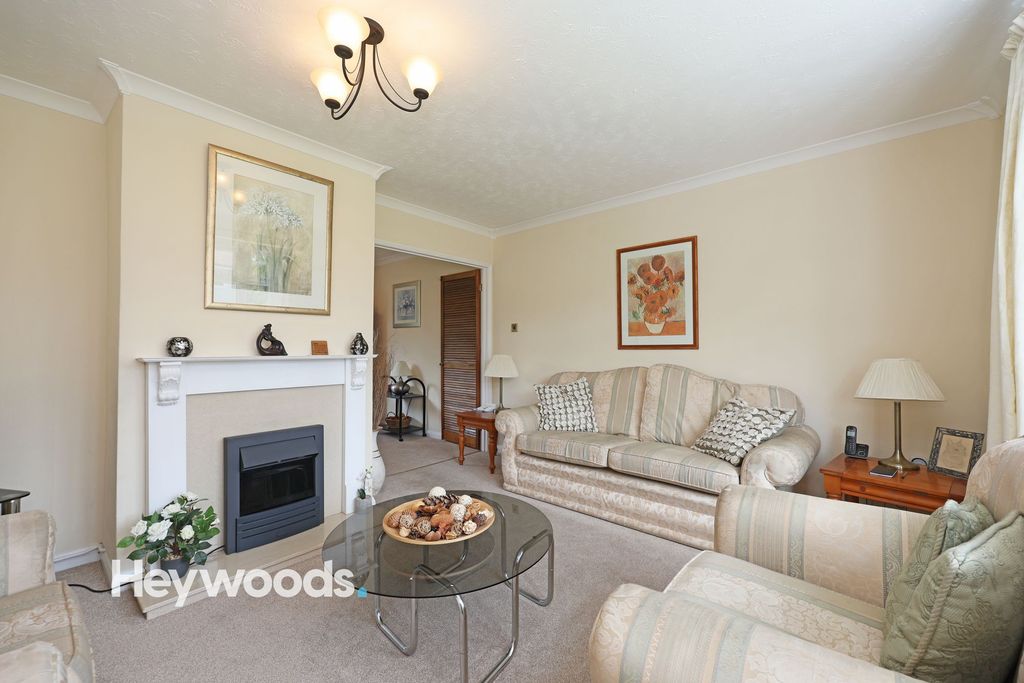 Property photo 2 of 39