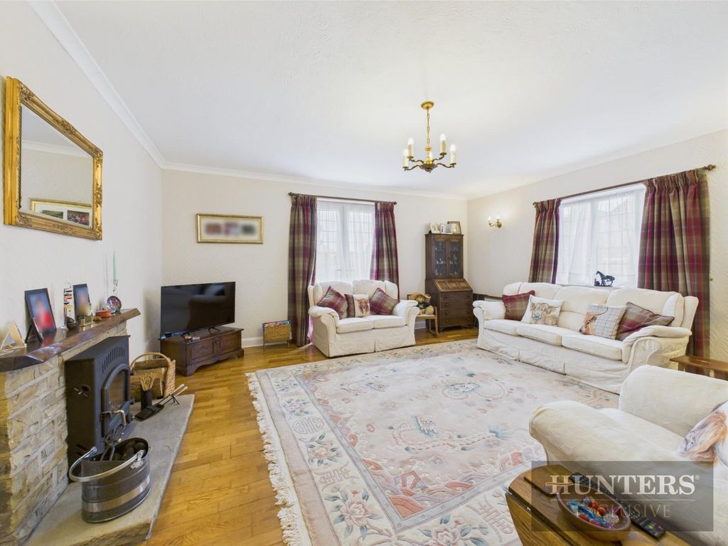 Property photo 2 of 24 Cam05316G0-Pr0087-Still011.Jpg