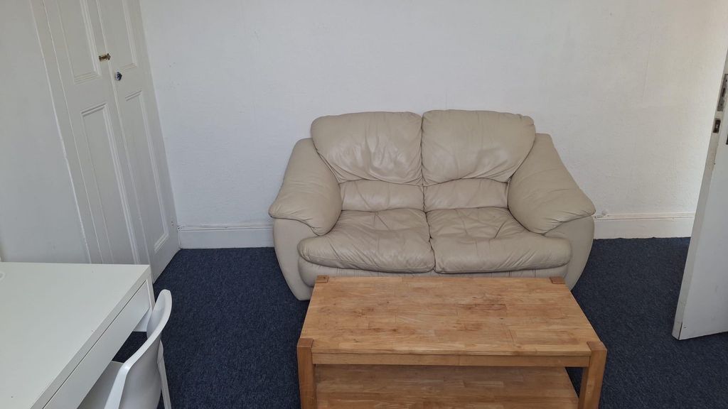 Property photo 2 of 3