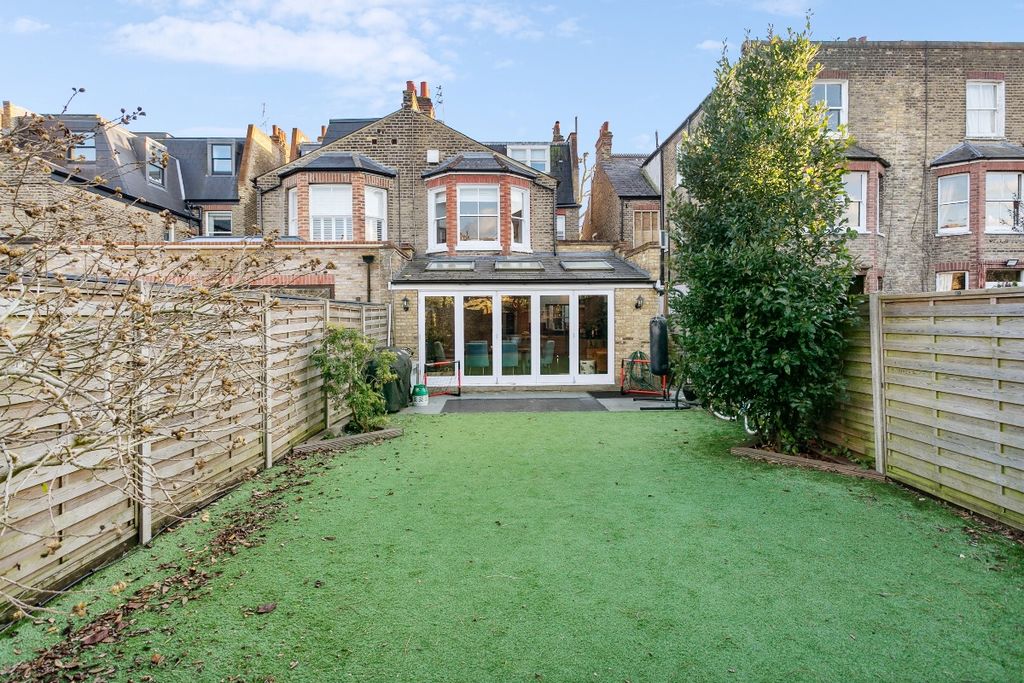 Property photo 3 of 24