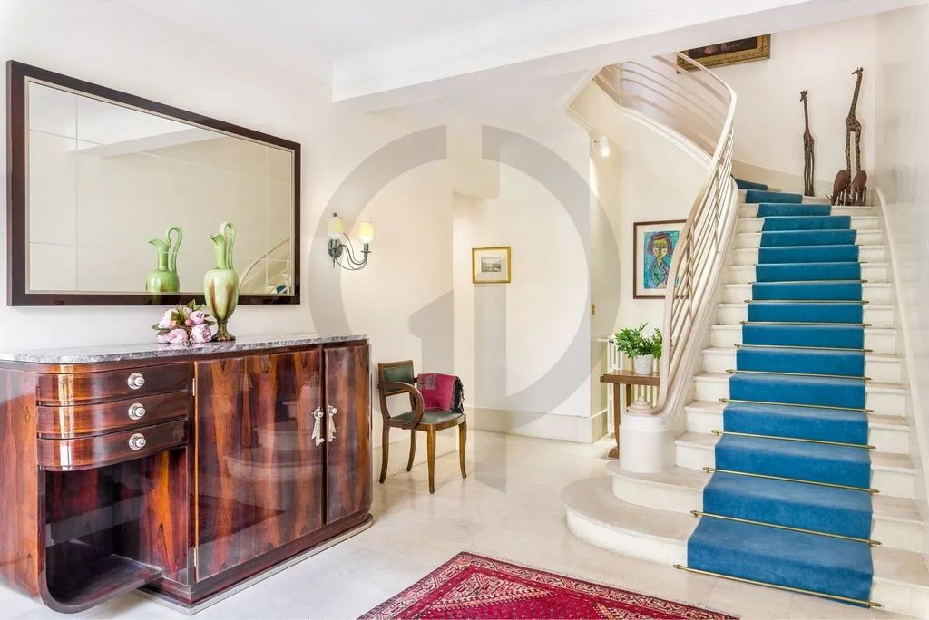 Property photo 1 of 23 Neuilly-Sur-Seine — Saint-James — Exceptional Art Deco Mansion — 435 m²