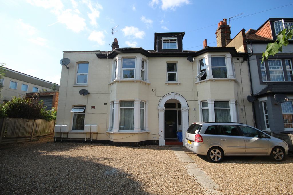 Property photo 1 of 10 Chaplin Road, Wembley, Middlesex Ha0