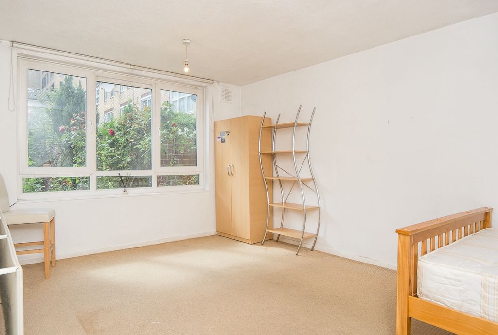 Property photo 1 of 13 Photo 10