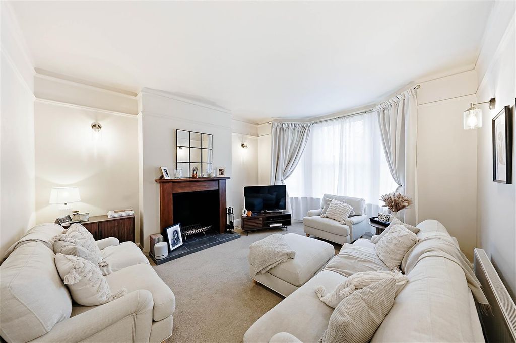 Property photo 2 of 27 Living Room