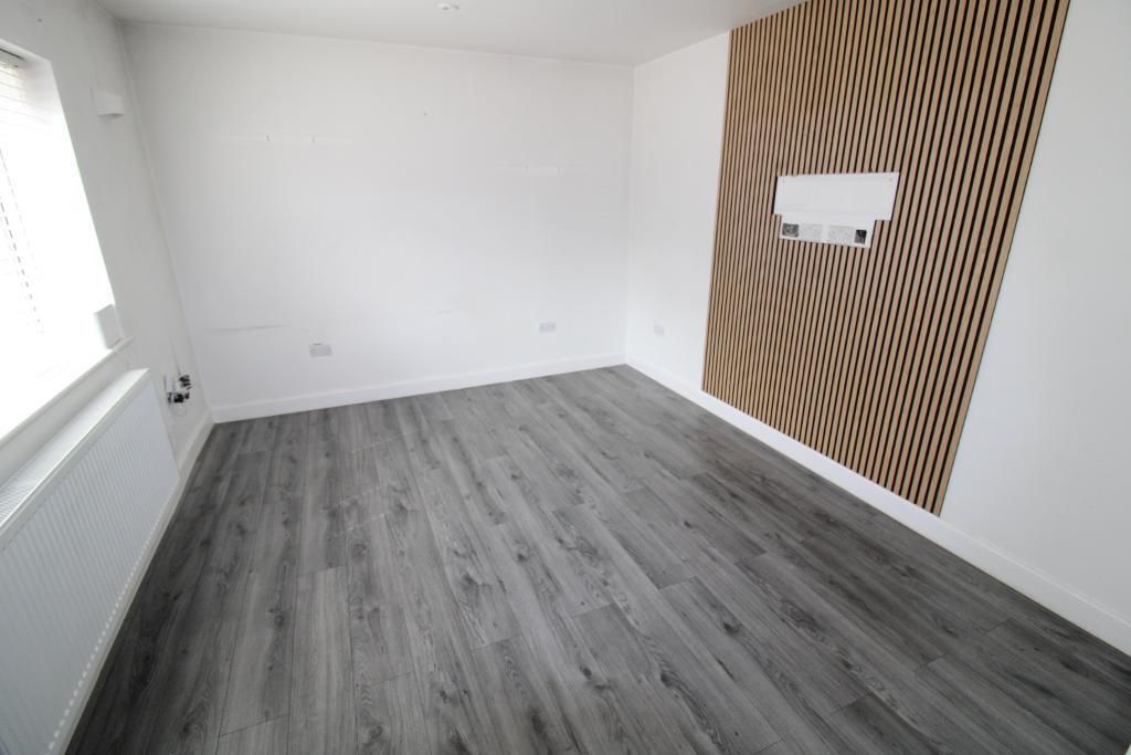 Property photo 2 of 11 Lounge