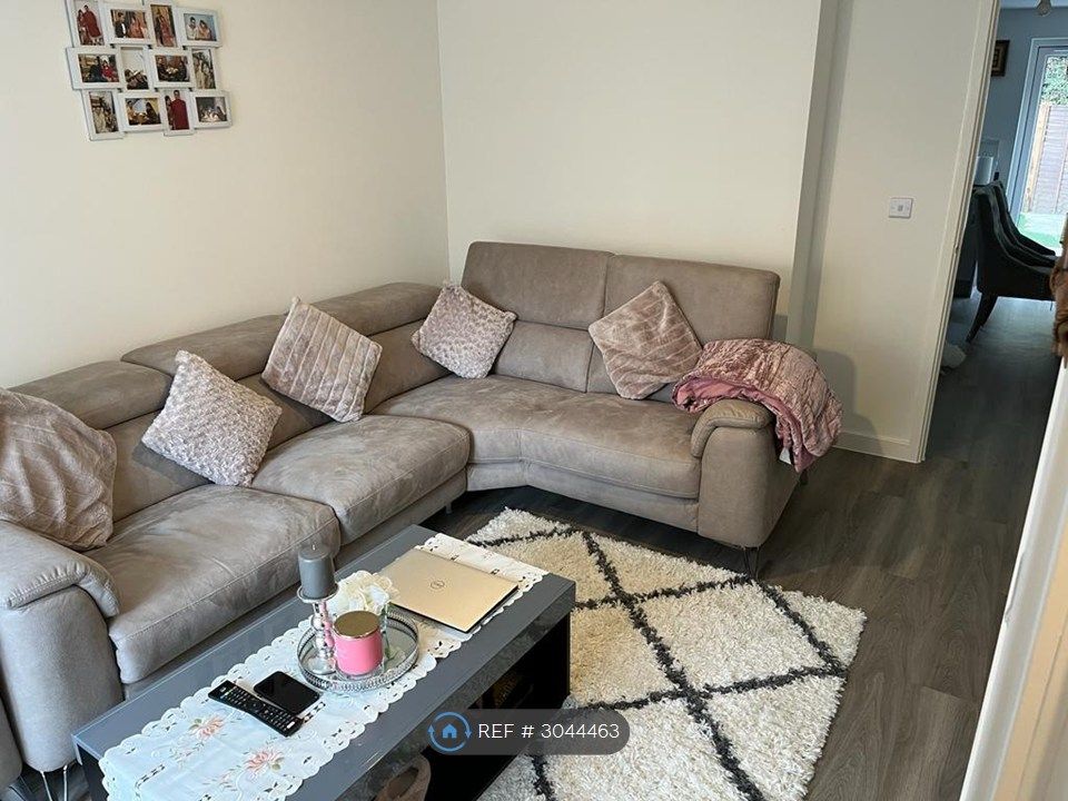Property photo 1 of 20 Lounge