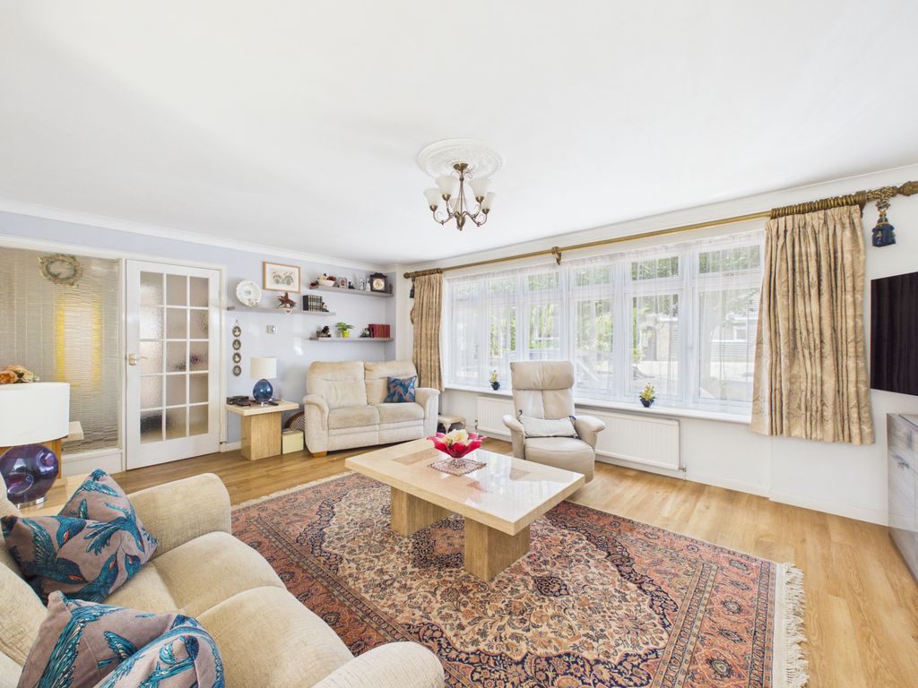 Property photo 2 of 17 Gallery