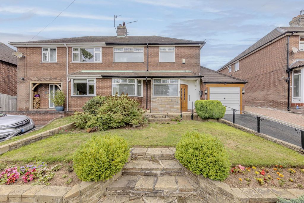 Property photo 2 of 28
