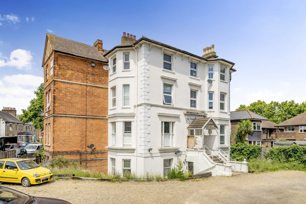 Property photo 2 of 14