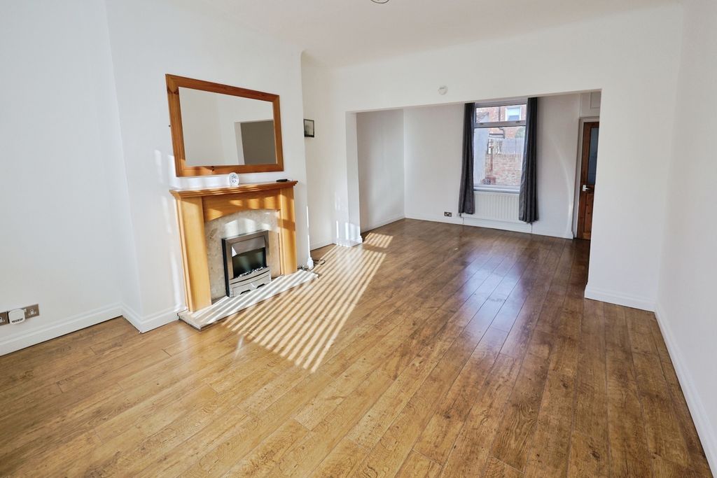 Property photo 2 of 10 Pbox-Img.Jpg