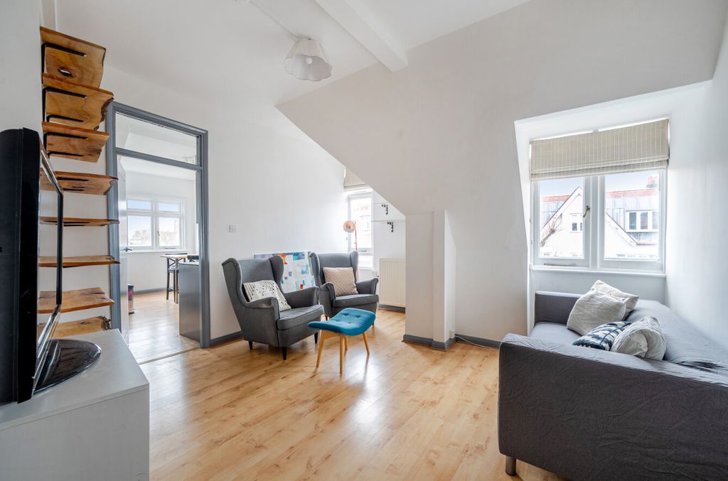 Property photo 1 of 9 1399965-10-6964E7...