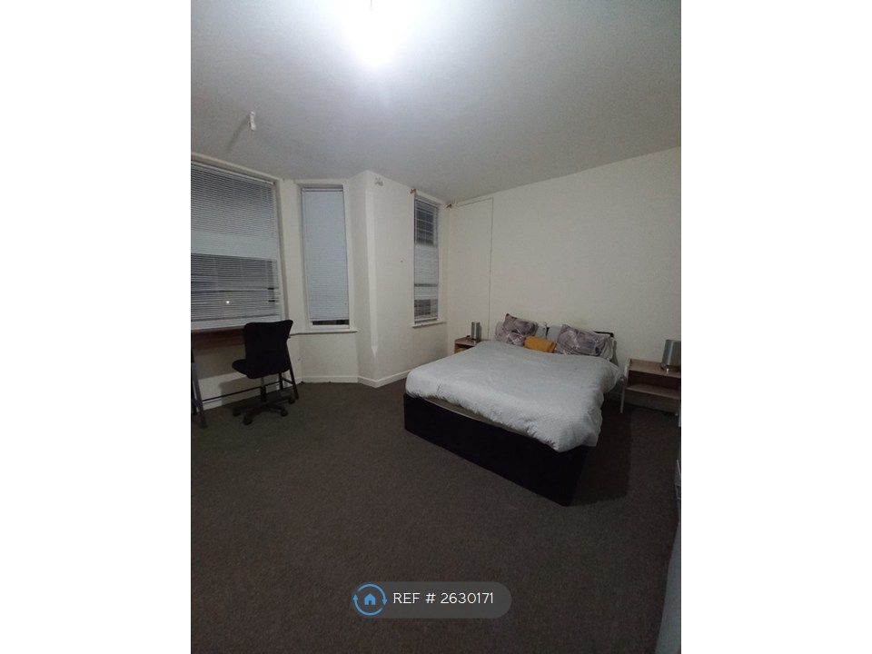 Property photo 1 of 12 Bedroom