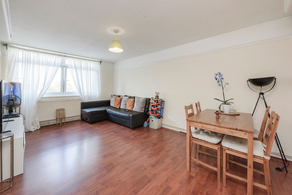 Property photo 1 of 9 56 Fairburn Hse-8684.Jpg