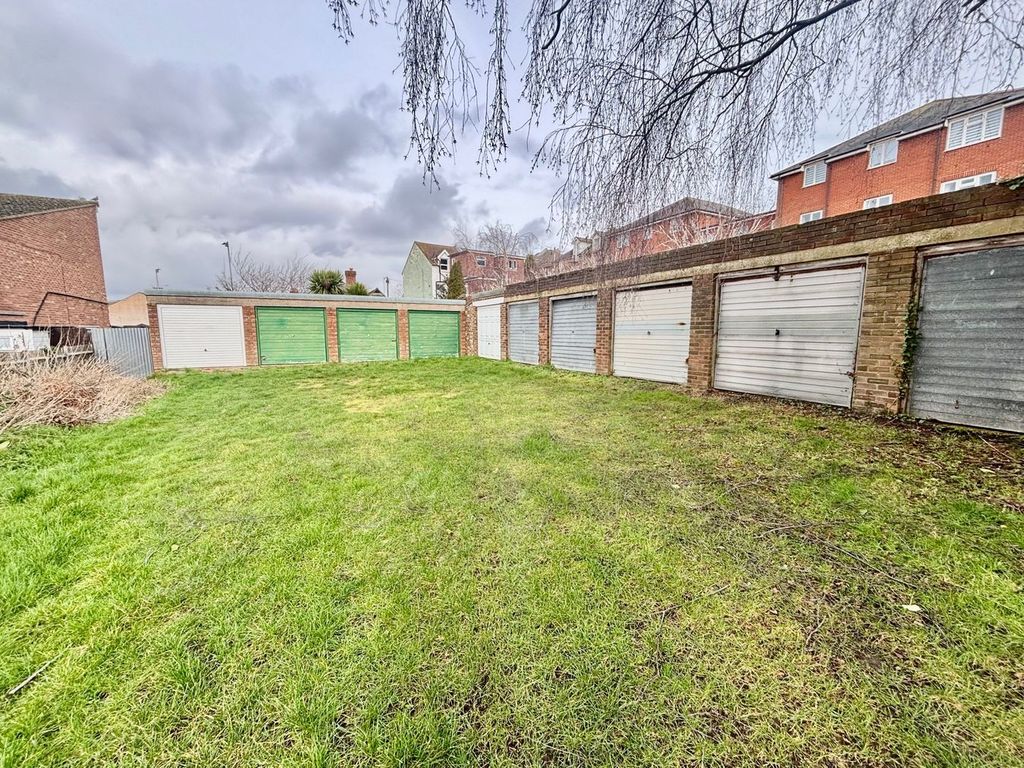 Property photo 3 of 5
