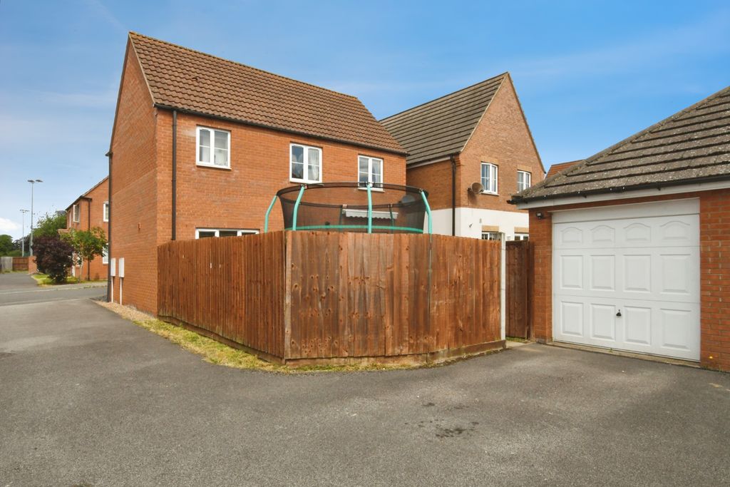 Property photo 3 of 23