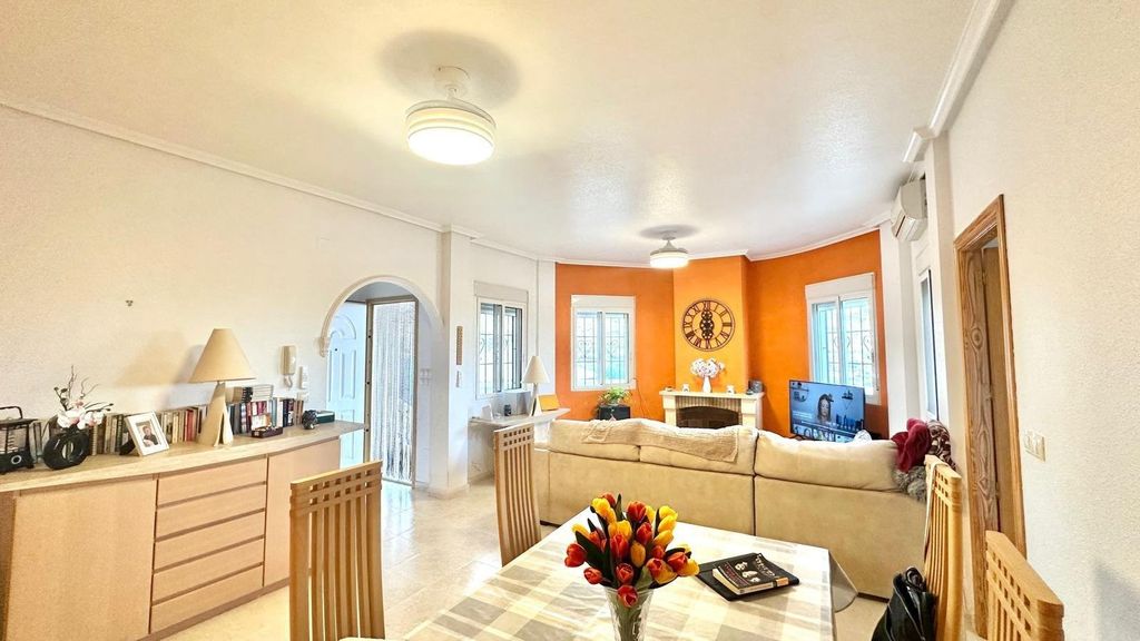 Property photo 1 of 50