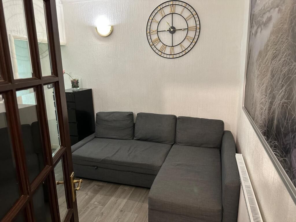 Property photo 2 of 10 Living Room