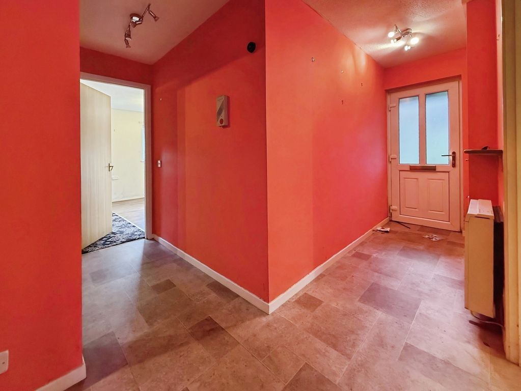 Property photo 2 of 11 Entrance Hall