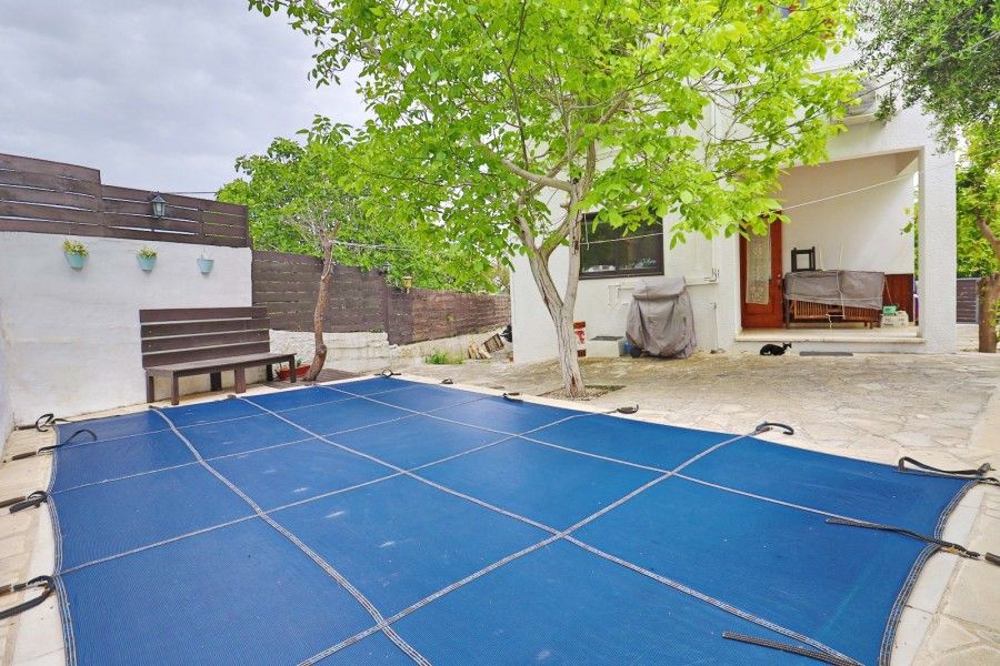 Property photo 3 of 49