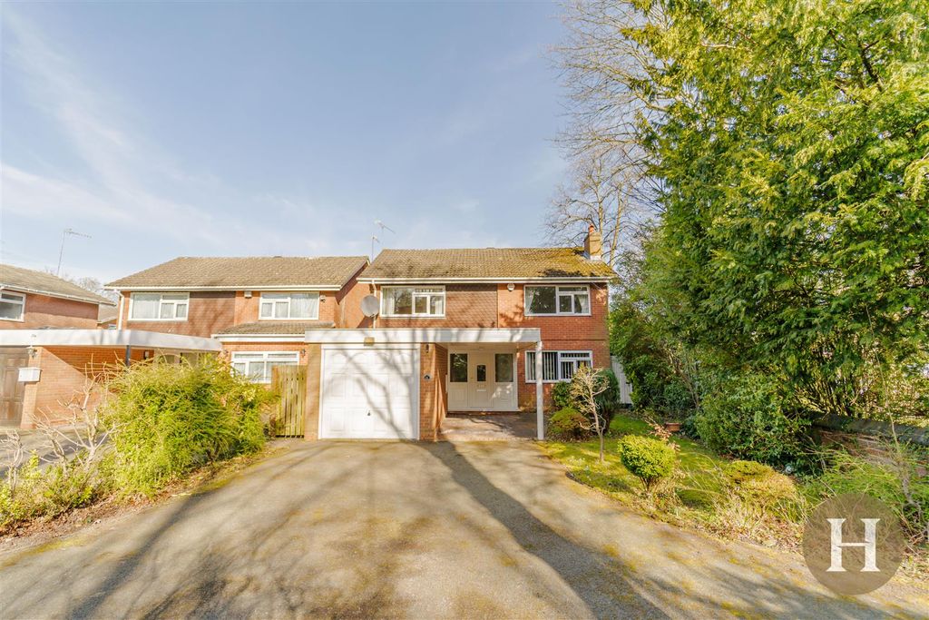 Property photo 1 of 36 Hadleigh Estate Agents-44.Jpg