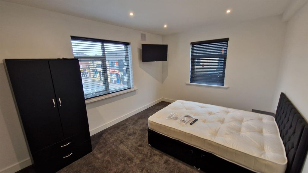 Property photo 2 of 7 Bedroom