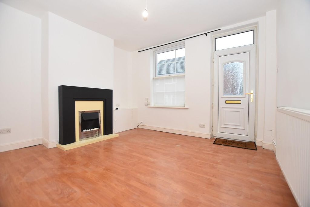 Property photo 2 of 9 Lounge.Jpg