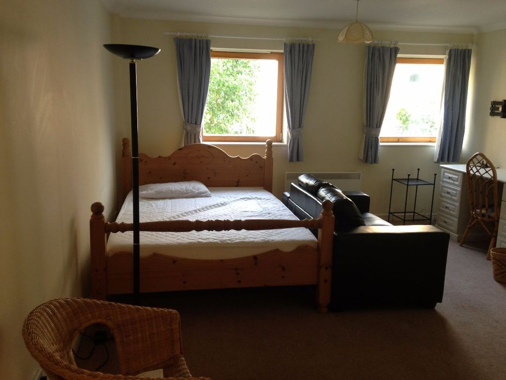 Property photo 2 of 9