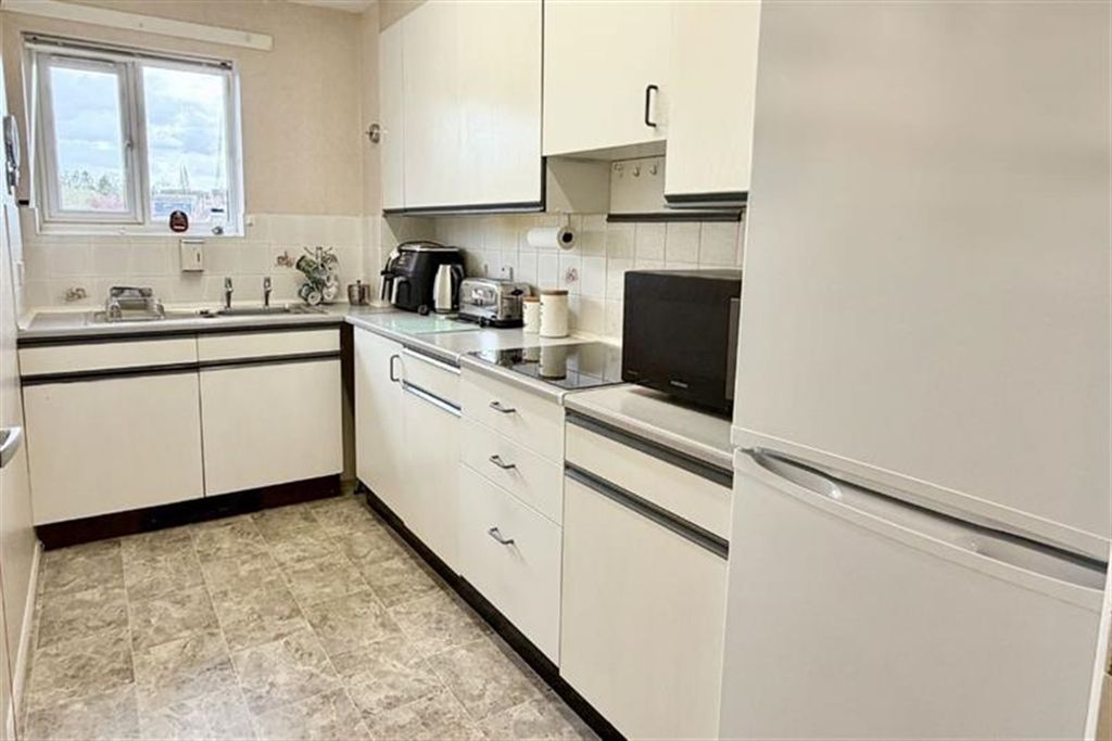 Property photo 3 of 21 (Main)