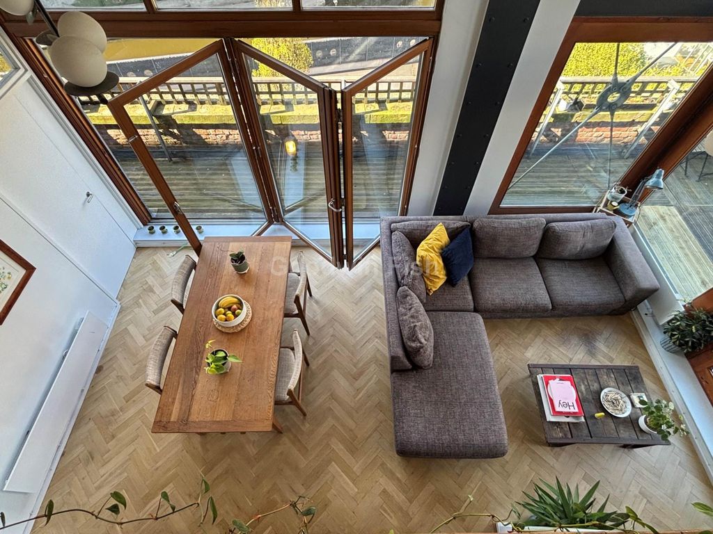 Property photo 1 of 30