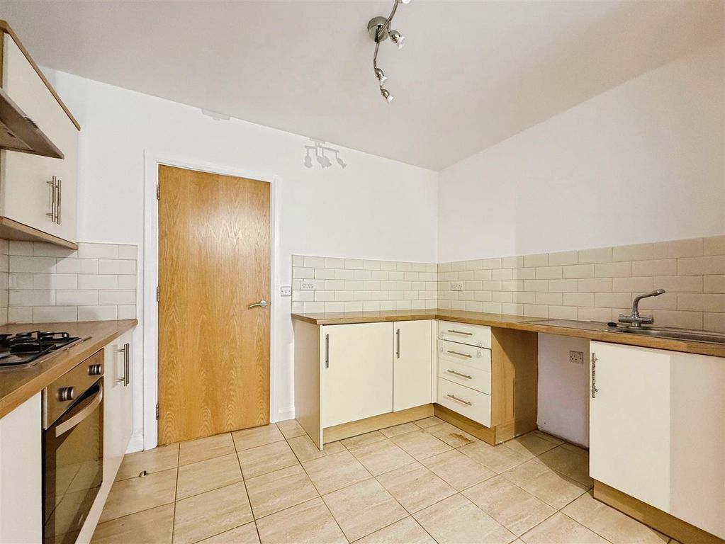 Property photo 3 of 12 F95Bfeb4-Img_2484.Jpeg