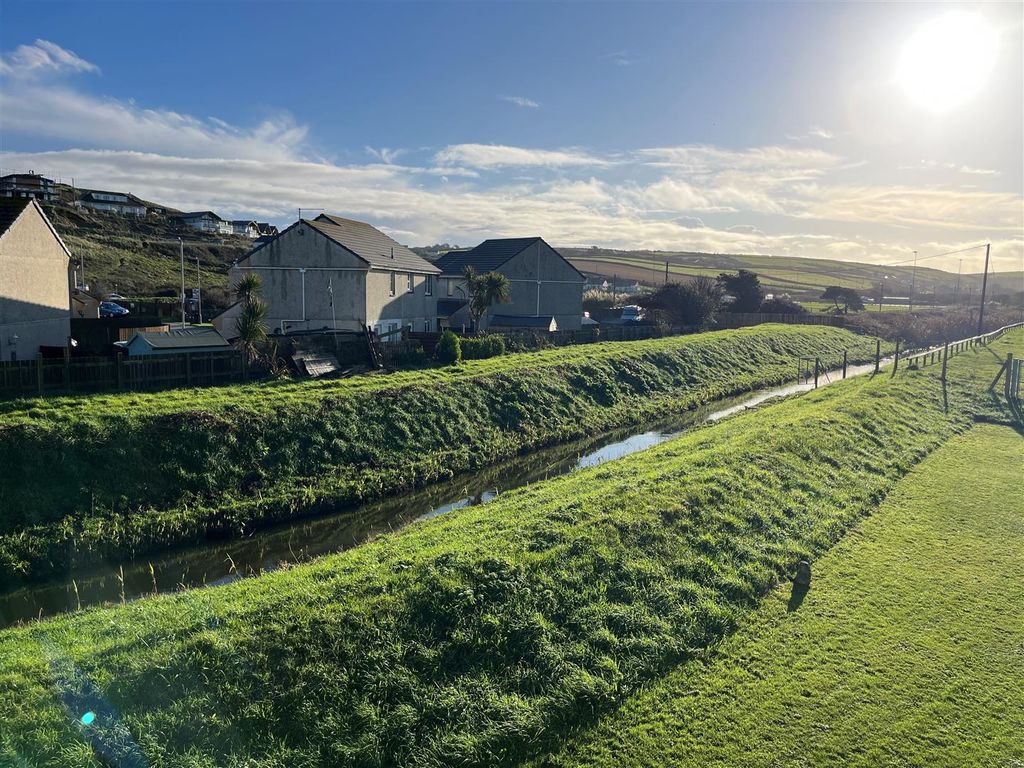 Property photo 1 of 14 Views