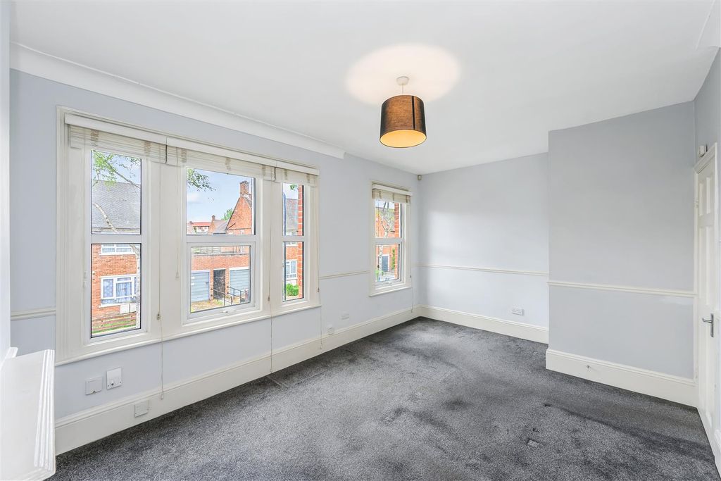 Property photo 3 of 18