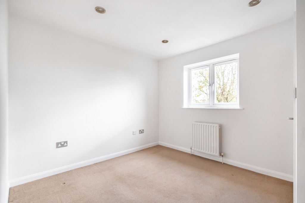 Additional image 4 of 2 bed flat for saleBuckingham Court, Bicester OX26