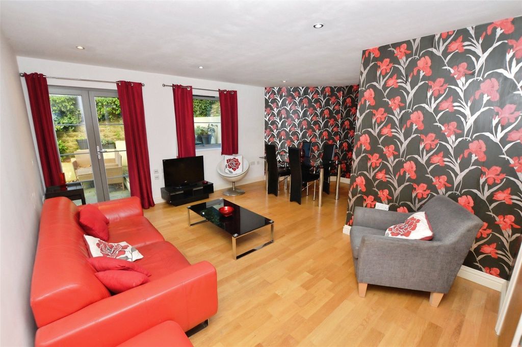 Property photo 2 of 9 Picture No. 14