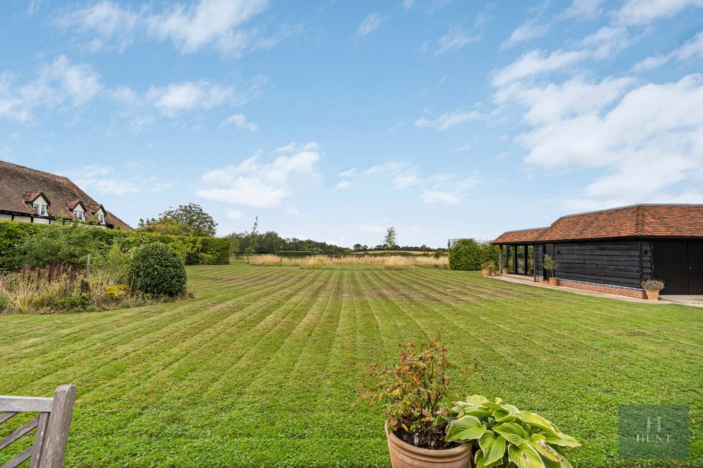 Property photo 2 of 28 Gardens & View