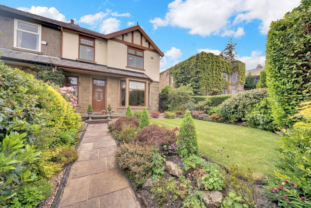 Property photo 1 of 49