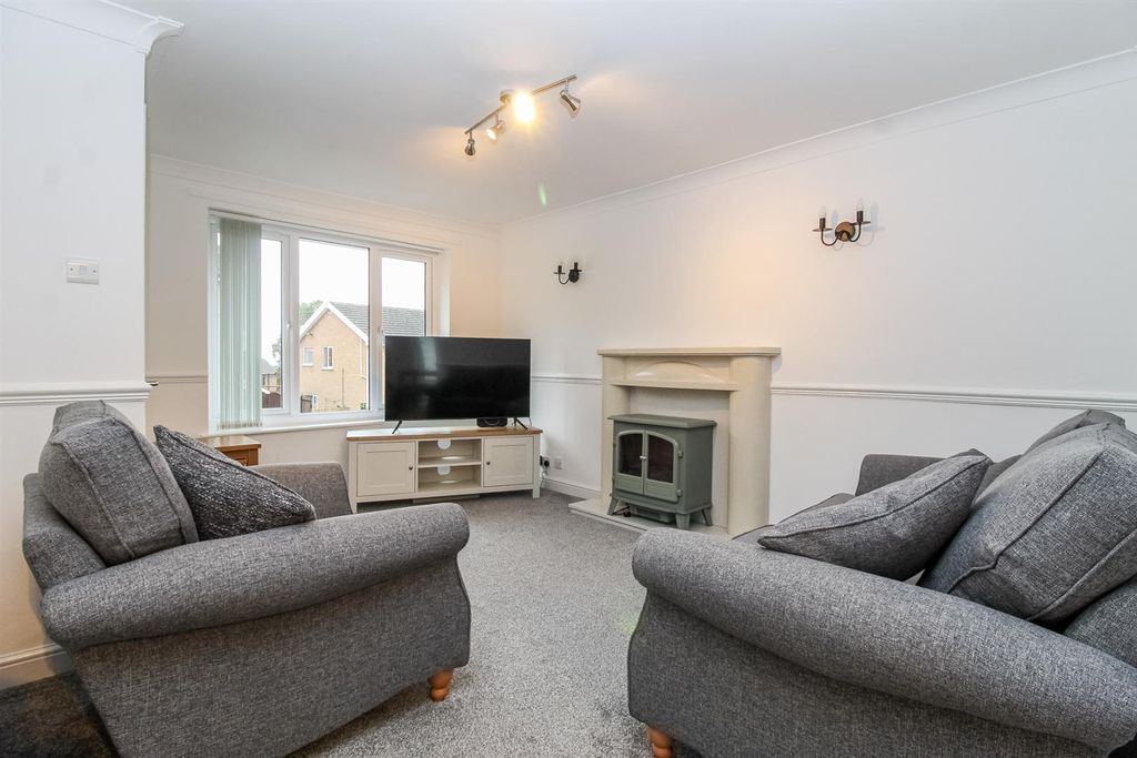 Property photo 2 of 12 Living Room