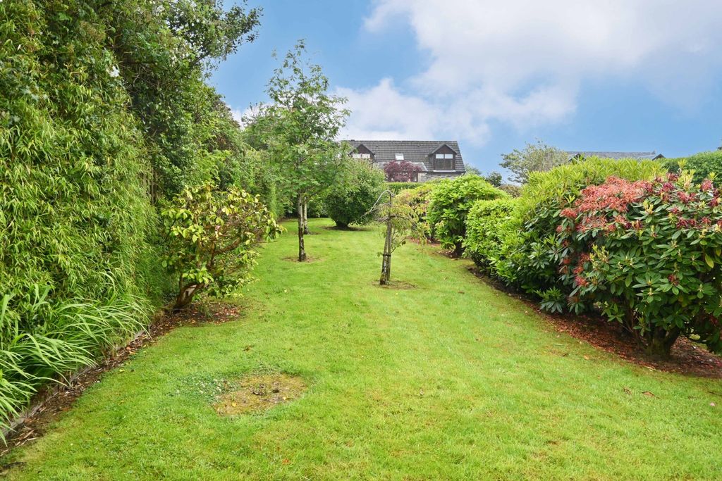 Property photo 3 of 12 4892723