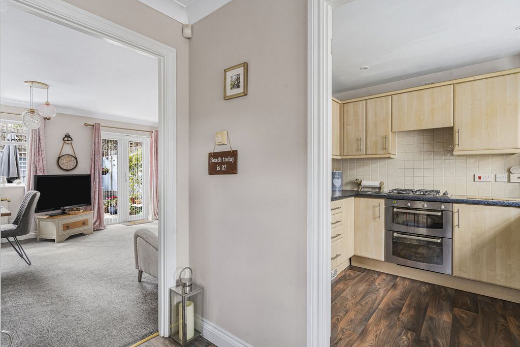 Property photo 2 of 19