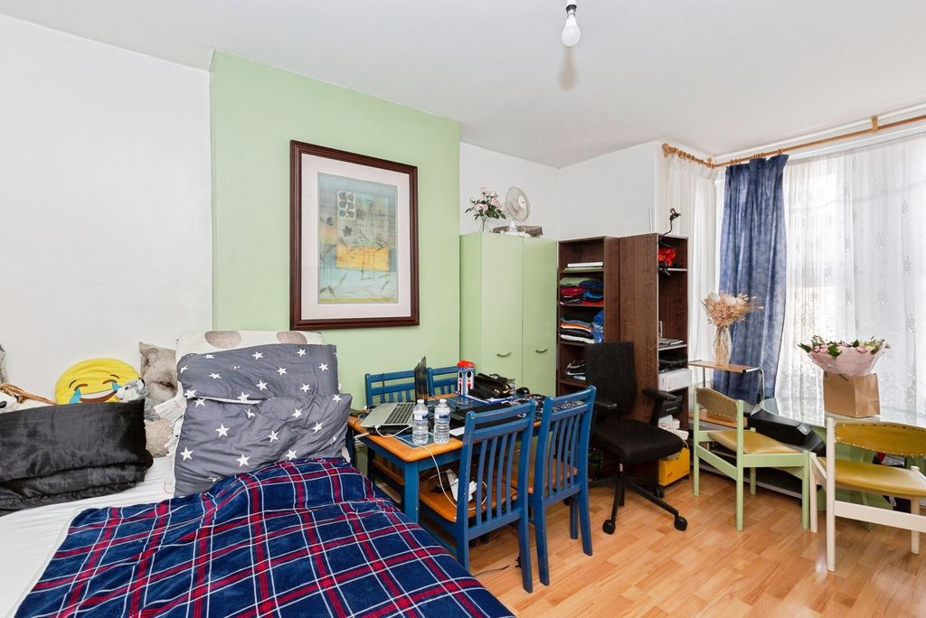 Property photo 2 of 11 Photo
