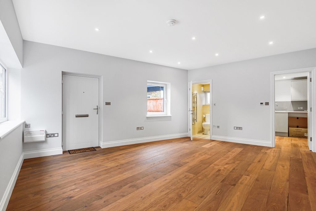 Property photo 2 of 6 798101 (3)