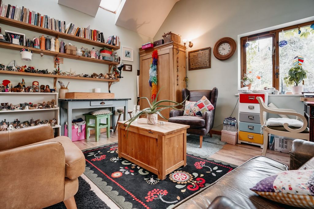 Property photo 3 of 26