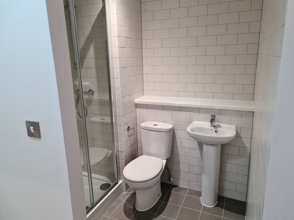 Property photo 3 of 7 (Main)