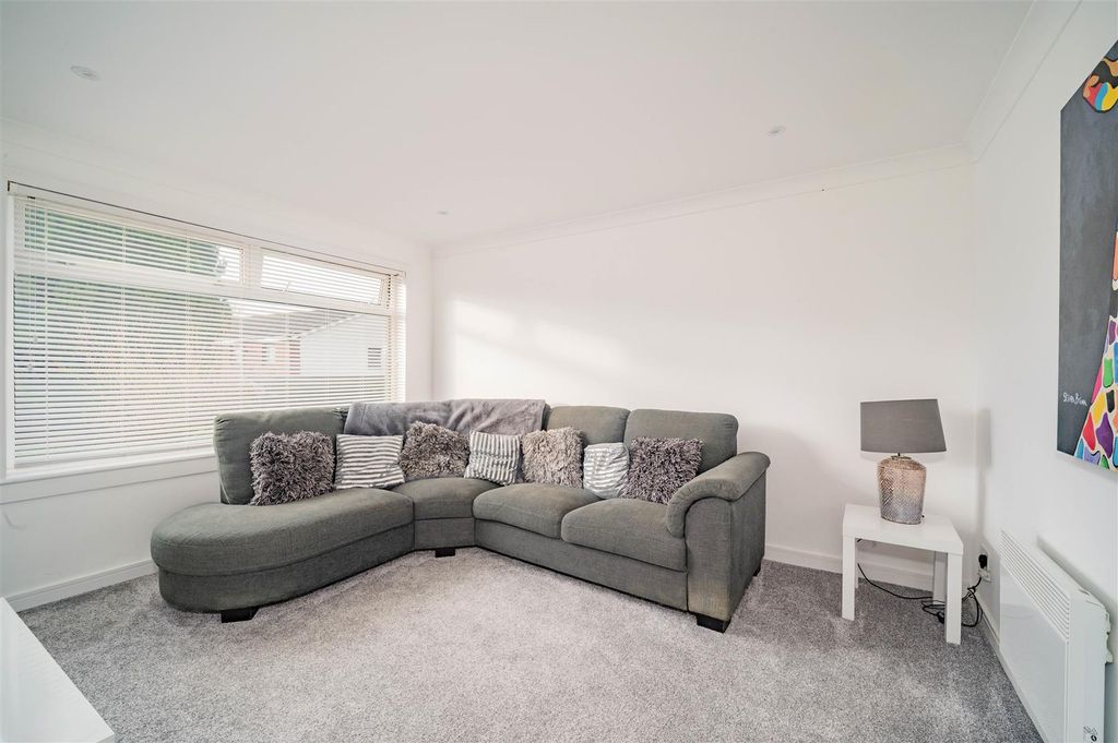 Property photo 2 of 13 23 Hawick Drive Dundee-9.Jpg