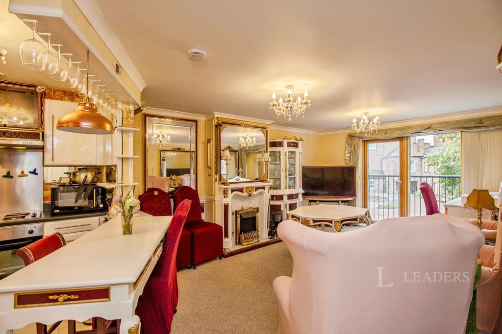 Property photo 3 of 11 Pbox-Img.Jpg