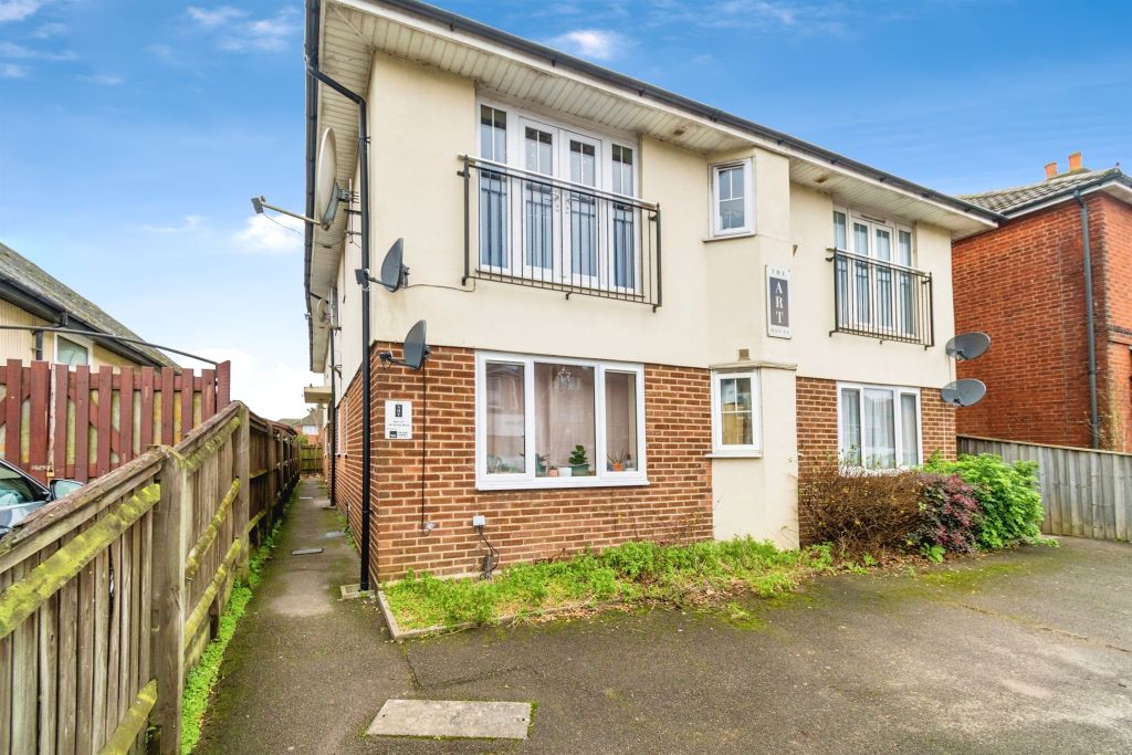 Property photo 1 of 9