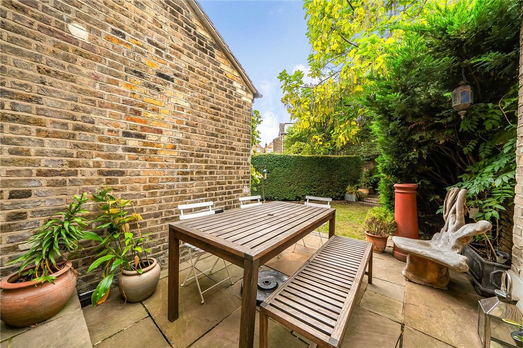 Property photo 3 of 30 Picture No. 05