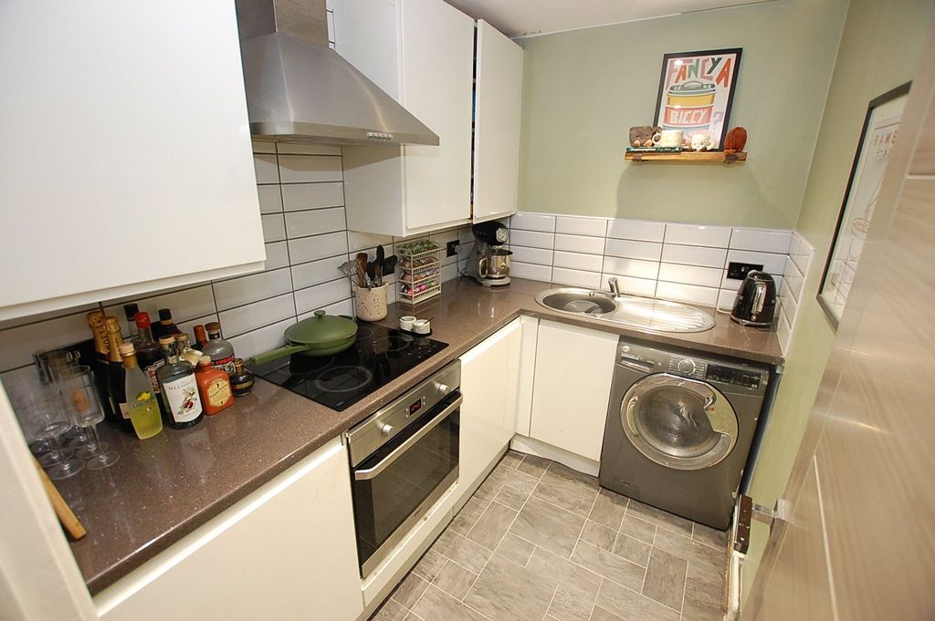 Property photo 3 of 15 Picture No. 06