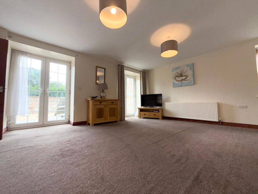 Property photo 3 of 4